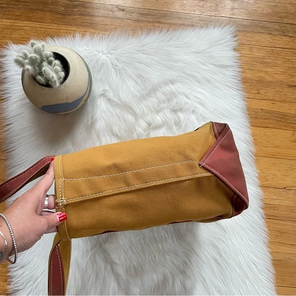 L.L. Bean vintage rare mustard medium boat and tote bag - Picture 9 of 9